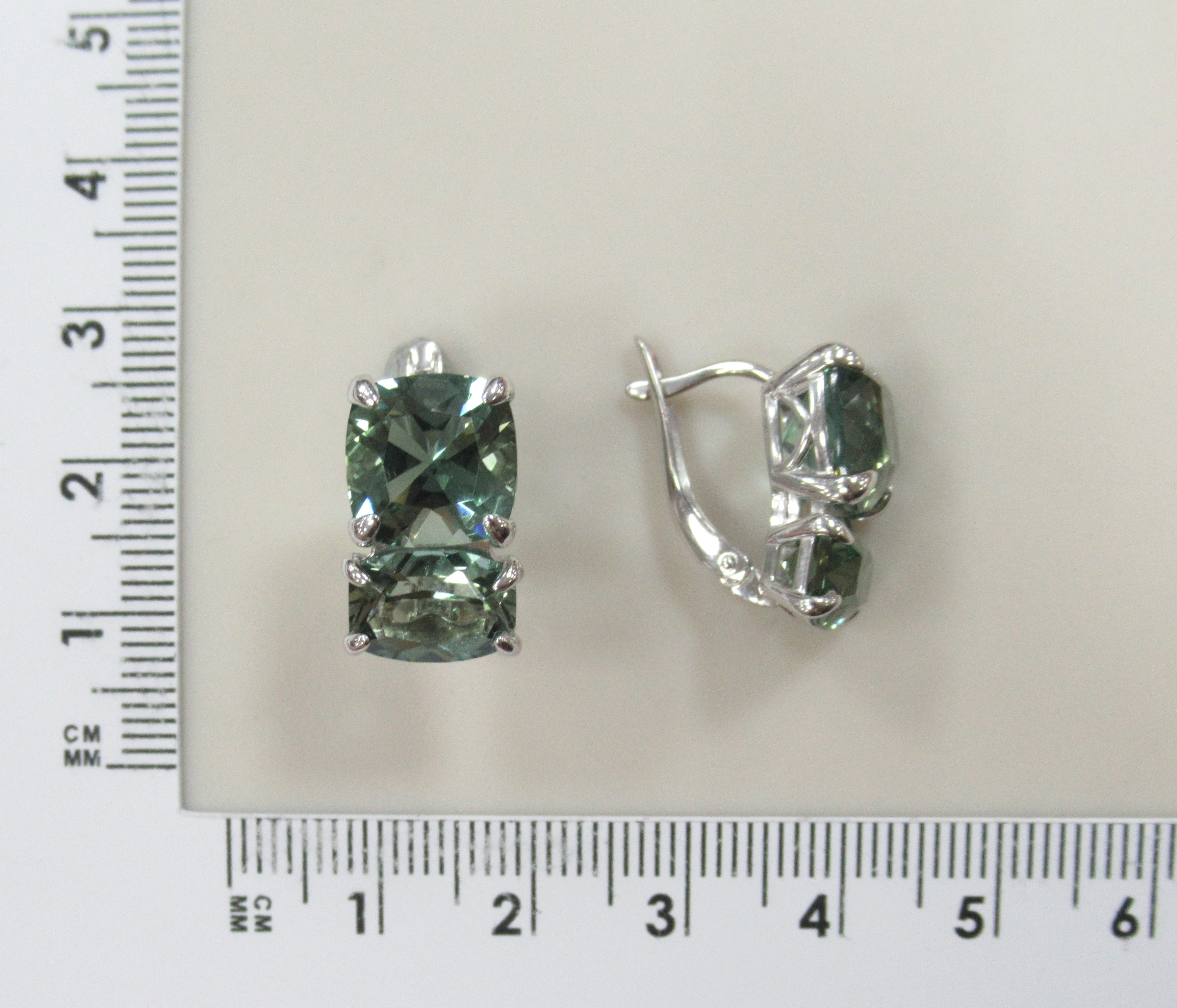 Серебряные серьги с празиолитами